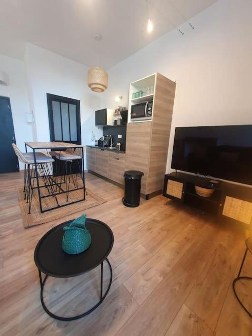 -Garrigue- Face A La Cite Medievale Studio Terrasse Classe 4☆ Carcassonne Exterior foto