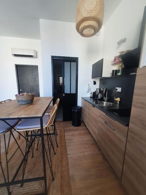 -Garrigue- Face A La Cite Medievale Studio Terrasse Classe 4☆ Carcassonne Exterior foto